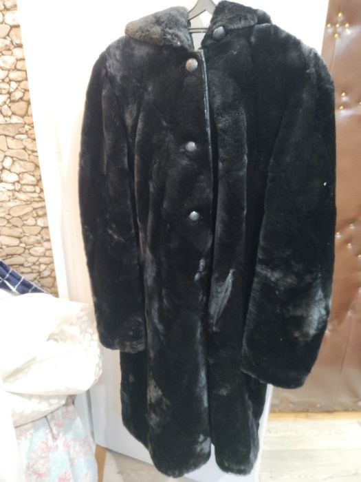 Продам мутоновую шубу