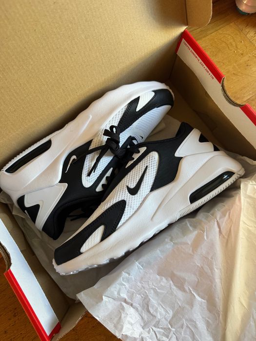 Маратонки NIKE AIR MAX BOLT черно с бяло .