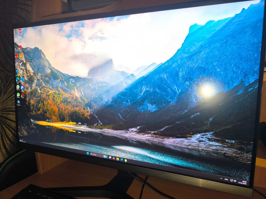 28" UHD монитор Samsung 4К