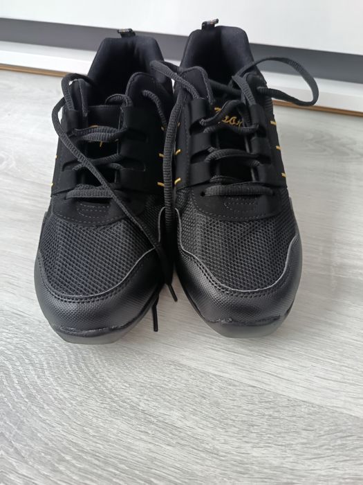 Маратонки за танци