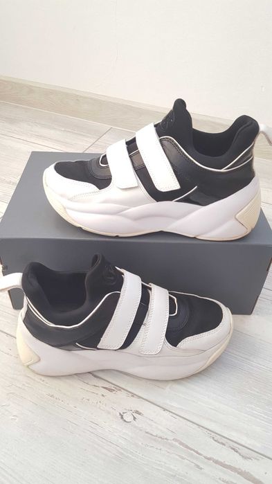 Бели детски маратонки MICHAEL KORS за момиче с размер 39