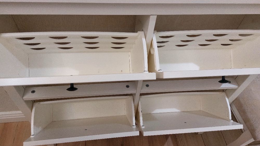 Продам обувницу ikea