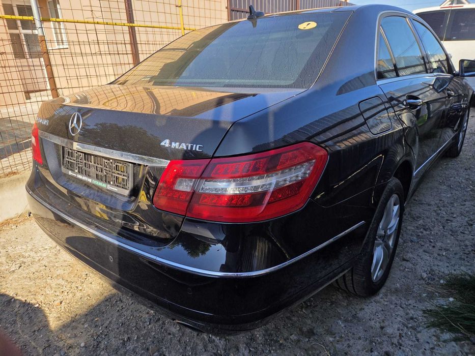 Dezmembrez Mercedes W212 E350 cdi 4Matic