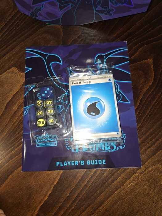 Pokemon карти и протектори!