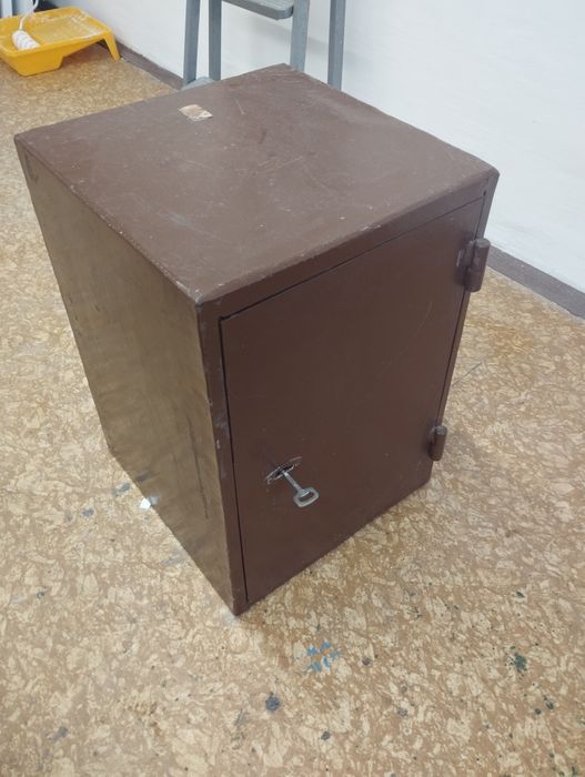 Метална, огнеупорна каса / сейф