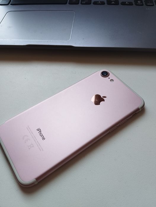 Продам/Обмен айфон 7 розовый
