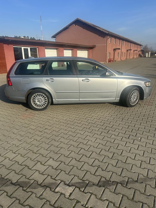 Volvo v 50  2010