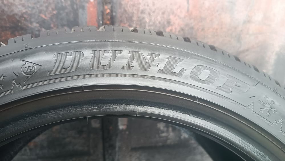 225/45/17 Dunlop