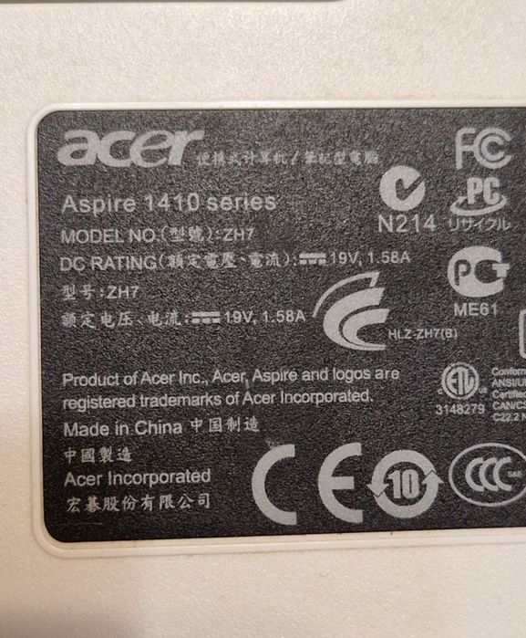 Laptop Acer perfect funcțional doar la priza