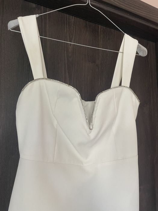 Къса бяла рокля Trendyol