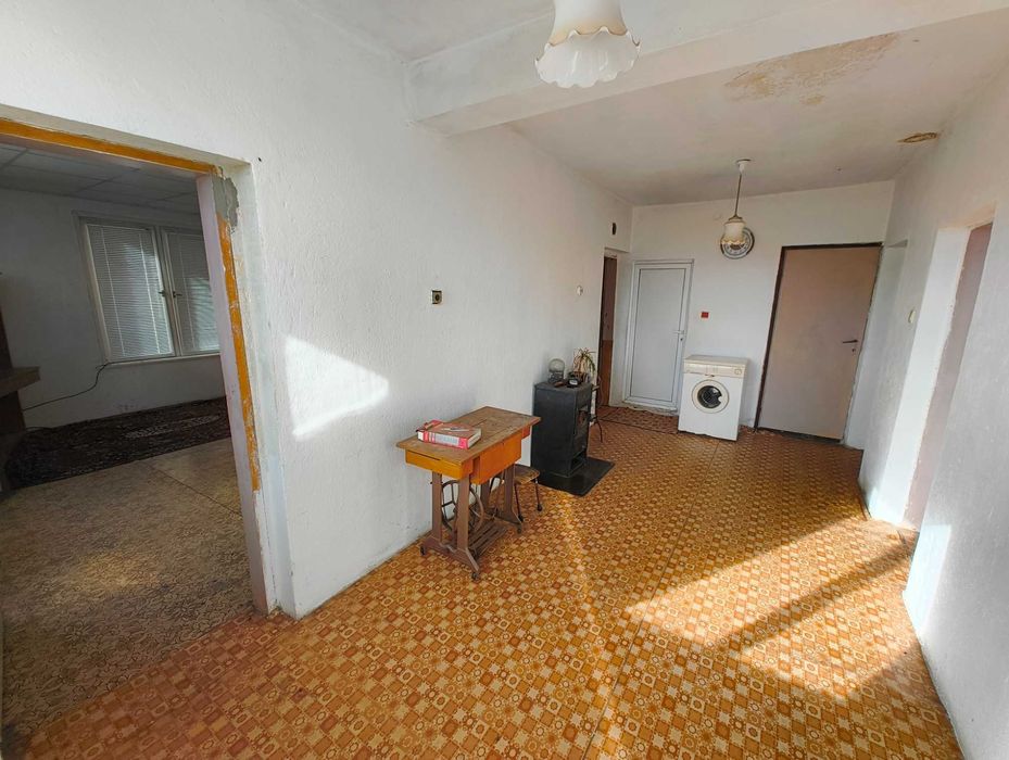 Продаваме имот с къща - с. Богомилово