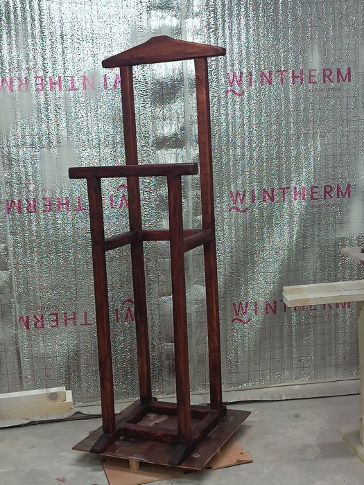 Напольная вешалка, немой слуга