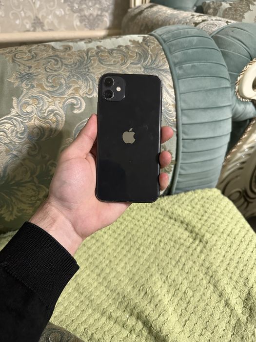 Продам телефон Айфон 11