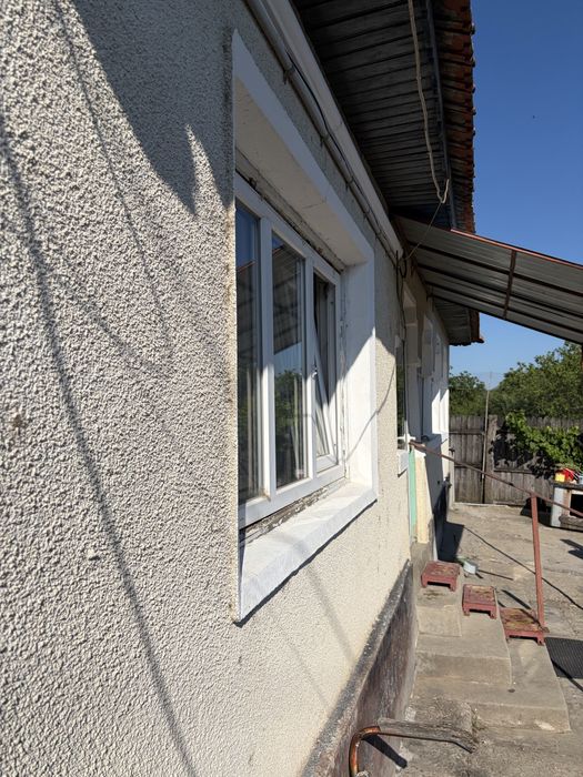 Ostrovu Corbului, teren 636 mp intravilan si casa batraneasca la 19 km de Severin