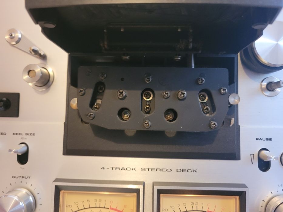 Akai GX 630 aparat