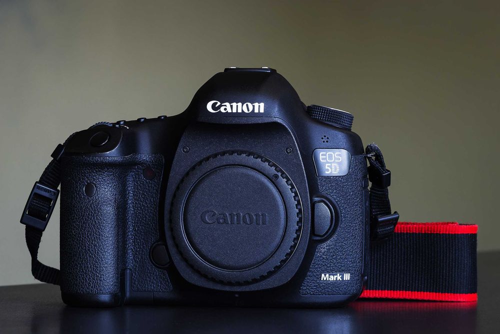 Canon 5D Mark III Body + SanDisk CF Extreme Pro 32GB + 16GB + ИК-пульт