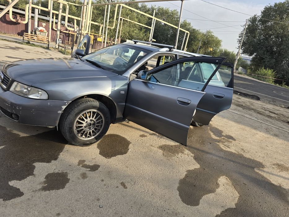 Продам Ауди а4 универсал