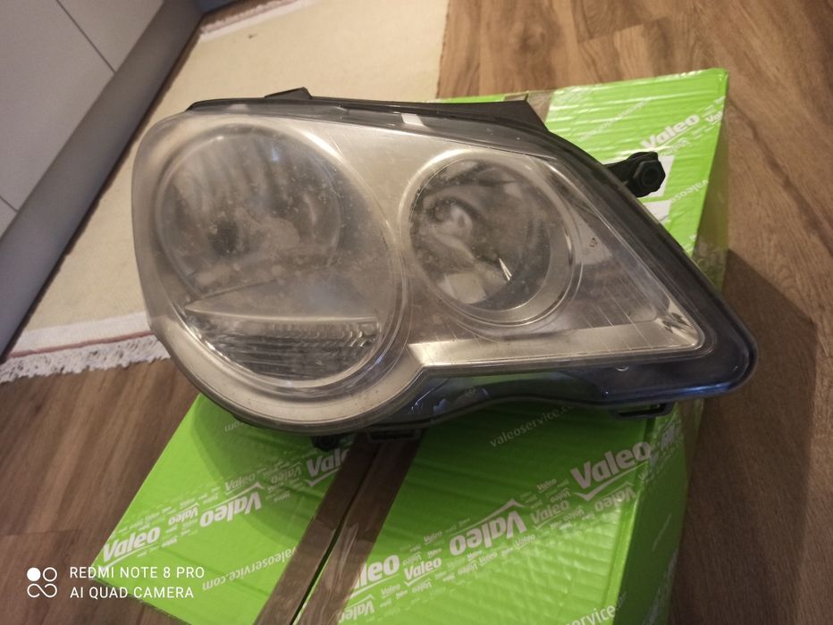 Продавам два фара ( ляв и десен ) Фолксваген Поло 9N3 2008 год