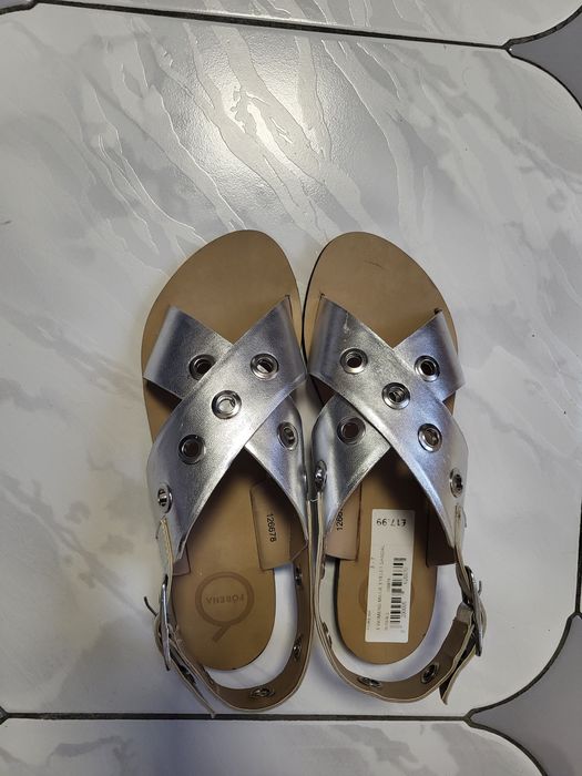 Дамски сандали нови.