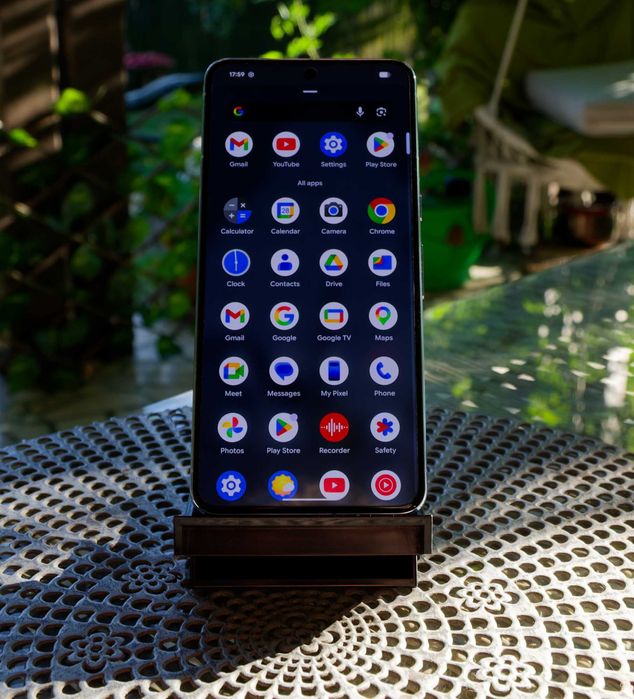 Google Pixel 8 Pro blue