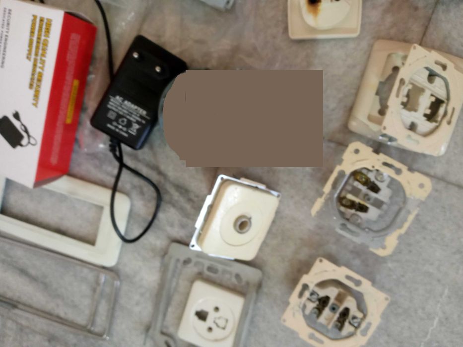 Полурабочие и нерабочие электрозапчасти, адаптер.Цена 20 тыс за все