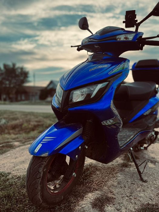 Продам скутер м8