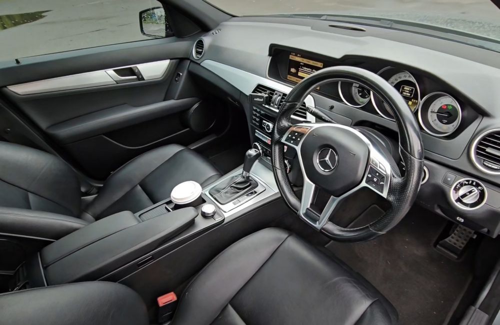 Dezmembrez Mercedes C220 CDI...Motor...Far...Bară...Jante...Triplă...