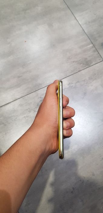 Samsung s10e ideal