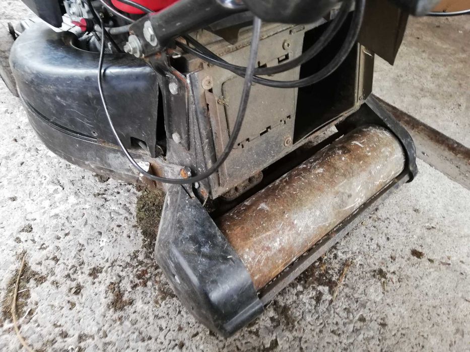 Професионална бензинова самоходна косачка Honda 5,5к.с