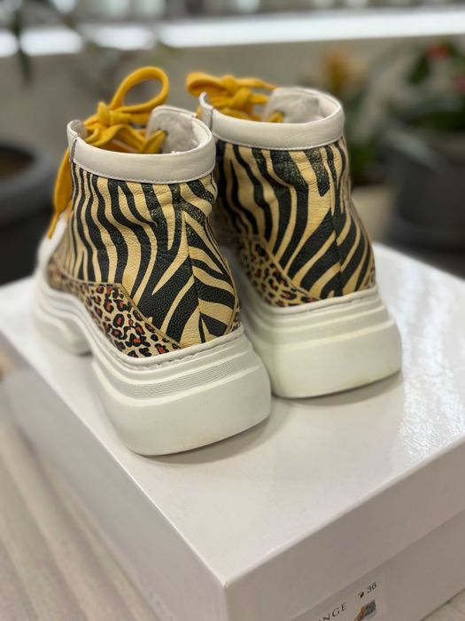 Сникърси Eva Minge