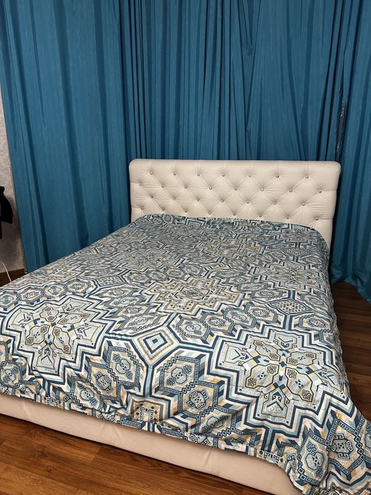 Продам двуспальную кровать 160*200
