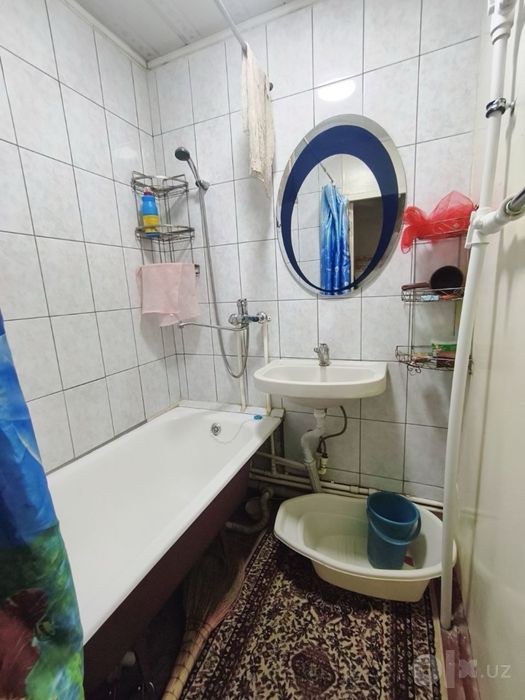 4 каватли домнинг 3 каватида 3 хонали квартира ижарага берилади