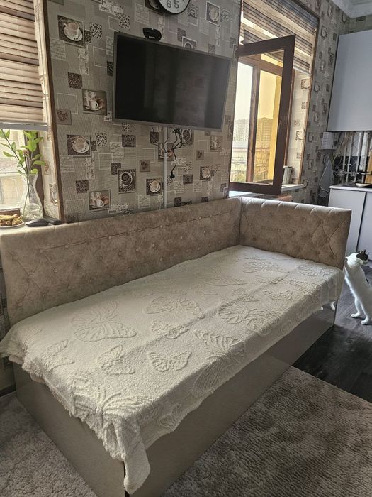 Односпальная кровать в отличном состоянии хорошего качества