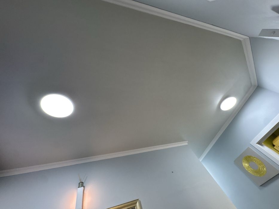 Продам две потллочные люстры/плафоны