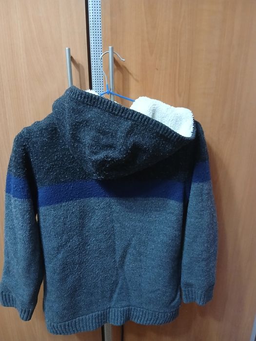 Продам утеплённую куртку на мальчика