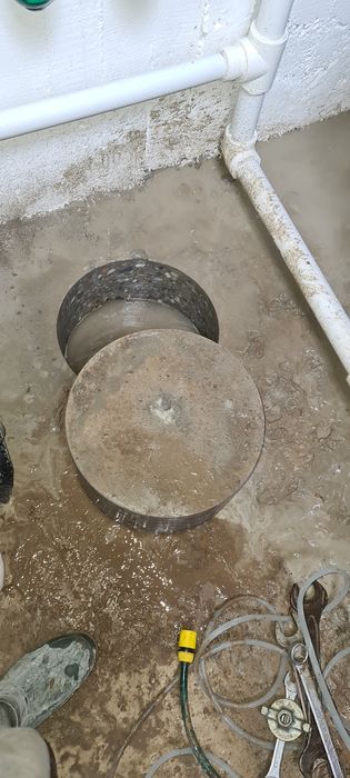 Gaura centrala canalizare hota aerisire beton caramida bca