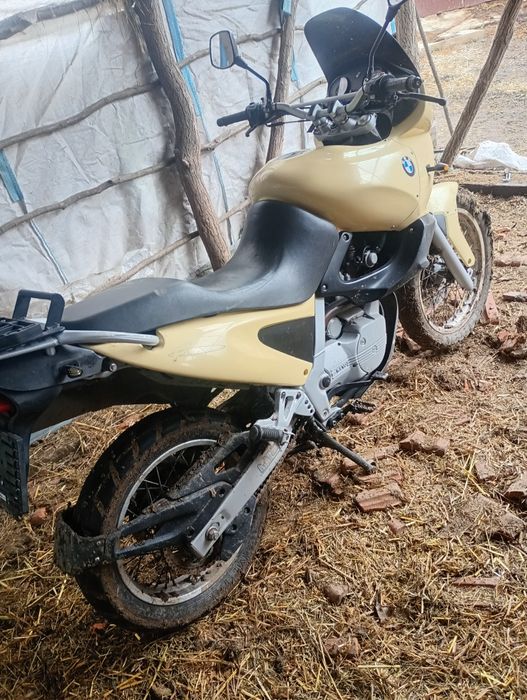 De vânzare motocicleta BMW F650!