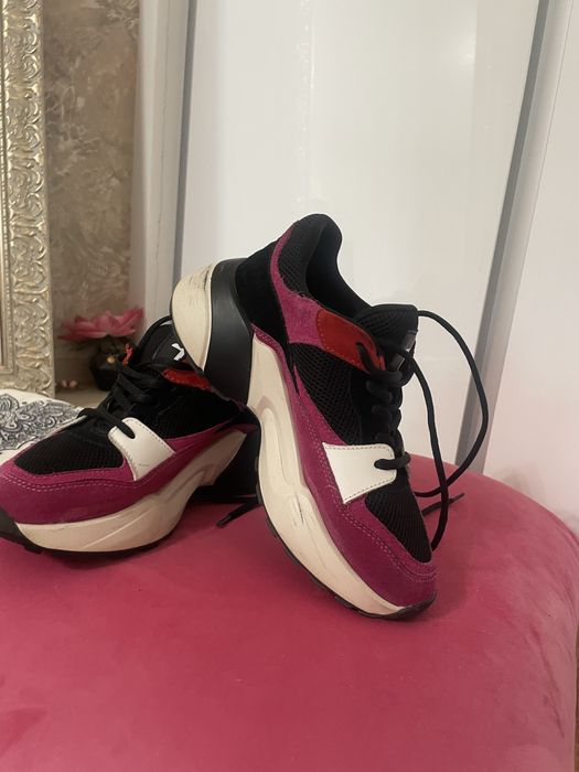 Togoshi Сникърси  38-ми номер Розов