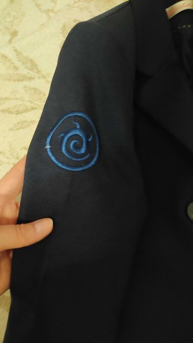 Продам школьный костюм на девочку 5-7 лет