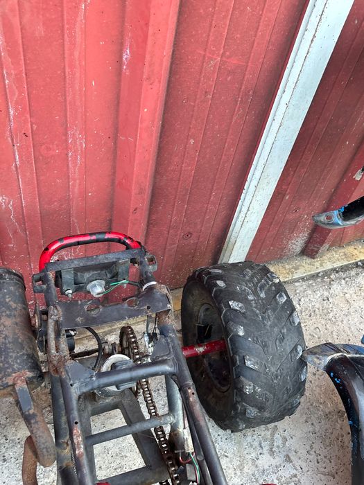 Китайско атв на части или цяло с счупен двигател!!!