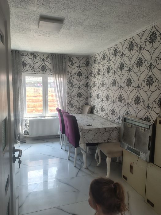 Vând casă în ZĂDĂRENI.