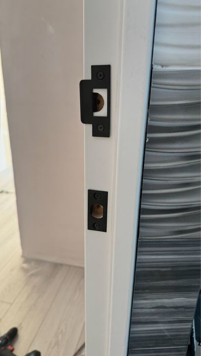 Плотник. Профессиональная установка дверей