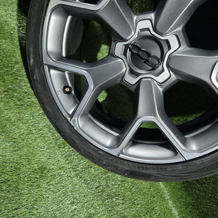 Jante R 19 Fiat 500 cu anvelope 225 40 19