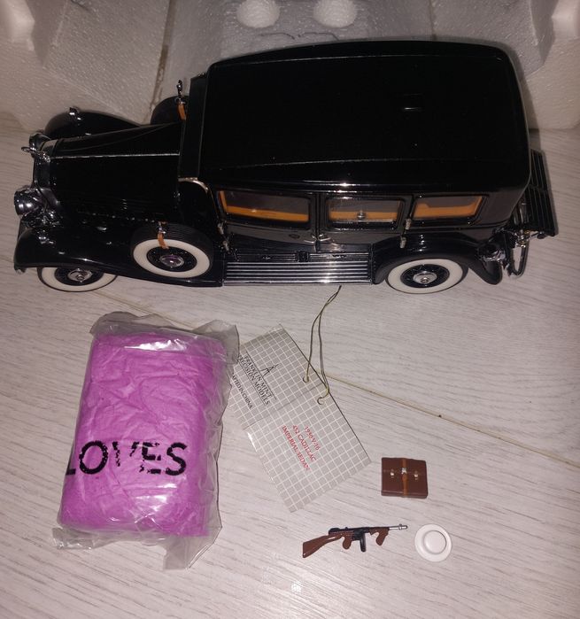 Macheta Cadillac V-16 Al Capone 1/24