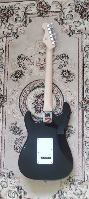 Squier Sonic Strat MN Black