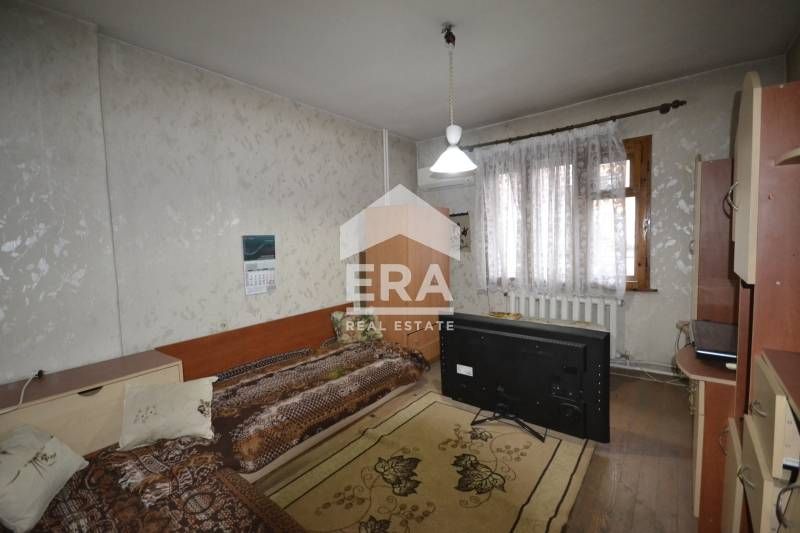 етаж от къща с гараж  кв.Воеводски