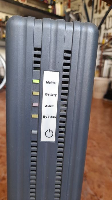 UPS 1000VA 700W  220v