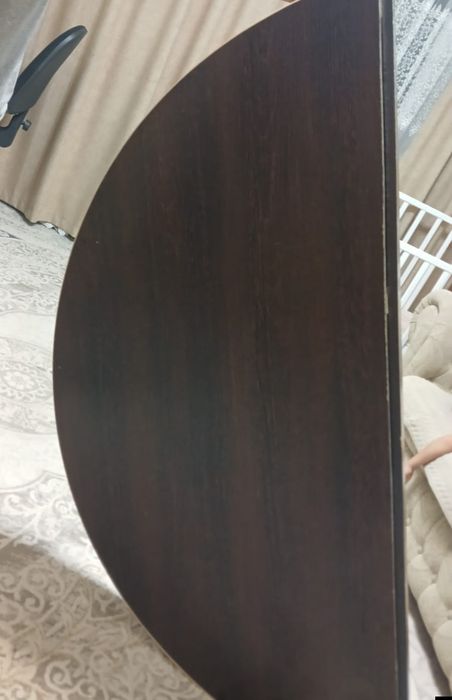 Продам стол круглый