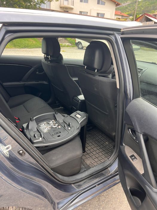 Toyota Avensis D-4D 2010г.
