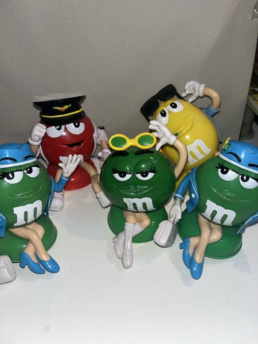 M&M колекционерски диспенсъри и фигурки
